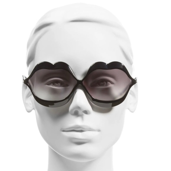 NEW Wildfox Lip Service Sunglasses With Case NIB - Picture 2 of 4
